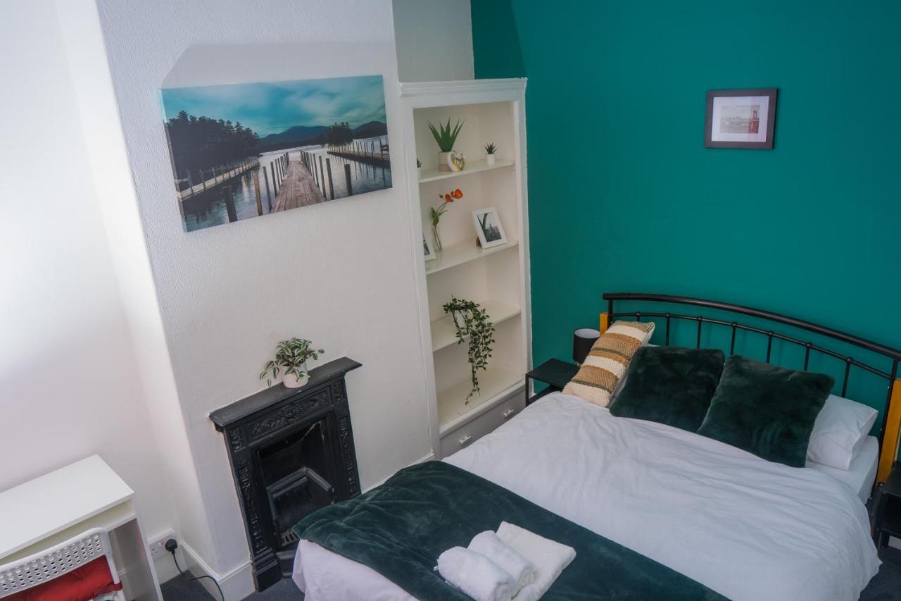 The Private Villa, Northampton Centre, 9 Beds, 5 Bedrooms, Sleeps 12 Exterior foto