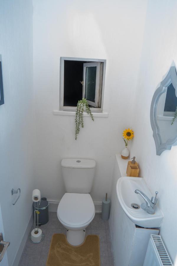 The Private Villa, Northampton Centre, 9 Beds, 5 Bedrooms, Sleeps 12 Exterior foto